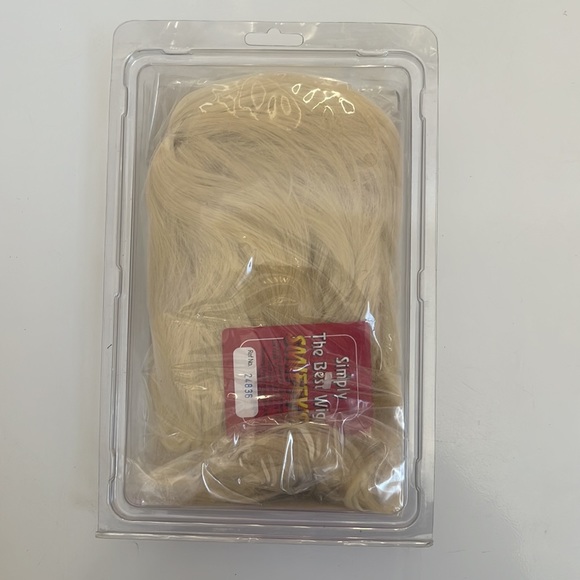 Adult size. Blonde supermodel wig - Picture 2 of 3